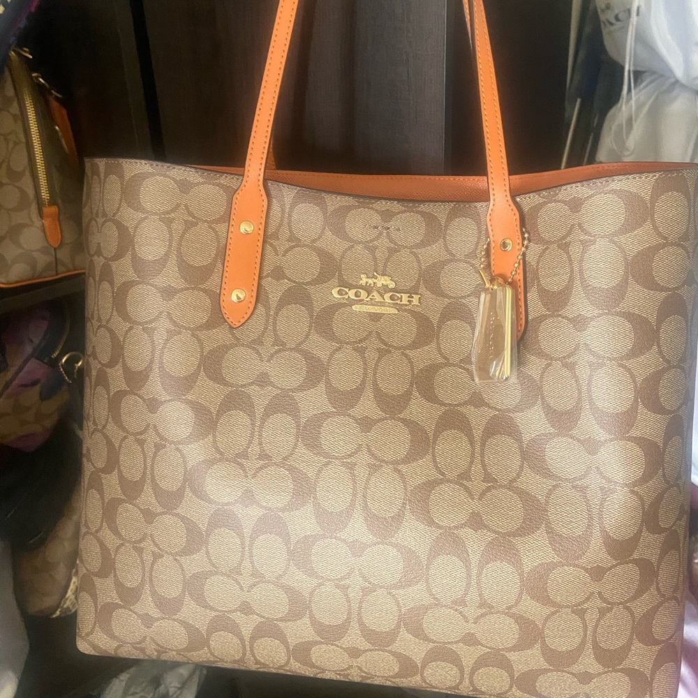 Coach Signature Town Tote/Sedona